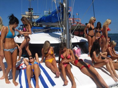 Meisjes op de boot