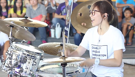 Awesome Lady Drummer Moves Like Jagger