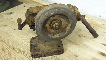 Antique Hand Cranked Grinder Restoration