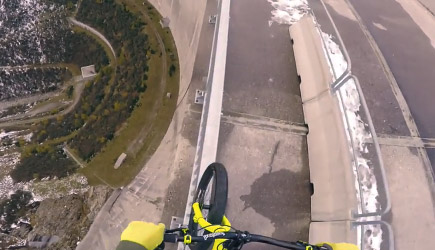 Bike Balancing 200m High Up - Fabio Wibmer