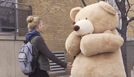 Stuart Edge - Giant Bear Gives Out Valentines