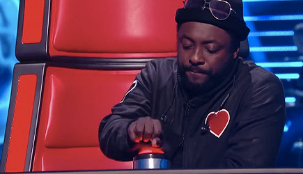 The Voice UK 2017 - Will.I.Am Accidentally Presses Hit Button
