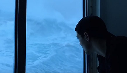 Anthem Of The Seas Vs Hugh Waves And 120 MPH Winds On Third Deck