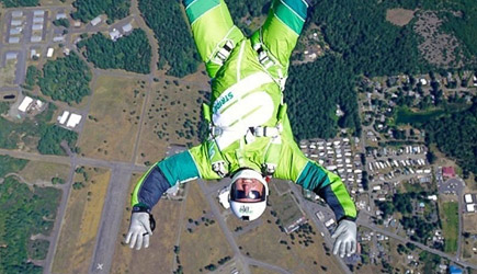 Luke Aikins 25.000 Feet No Parachute Airplane Jump