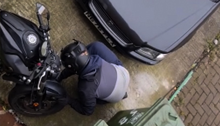 Crazy Daylight Motorcycle Theft Attempt
