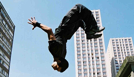 Parkour & Freerunning 2018 - Amazing Stunts