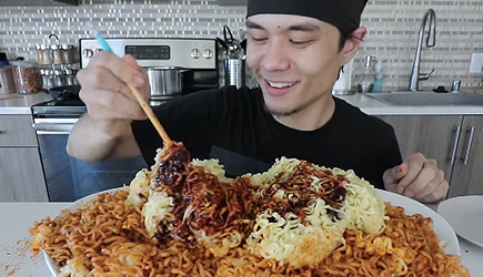 Matt Stonie - Korean Fire Noodles Challenge (15 Packs)